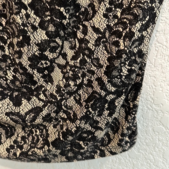 Michael Kors Black And Beige Floral Top In Size Small - Picture 4 of 10